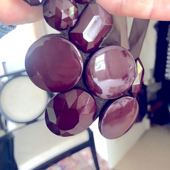 Brown bead necklace with ribbon tie closure. - Picture 5 of 5